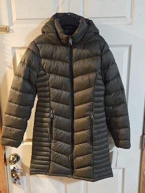 DKNY WOMENS LONG PUFFER COAT: MACY'S: GREEN: NEW WITH TAGS: SIZE XS